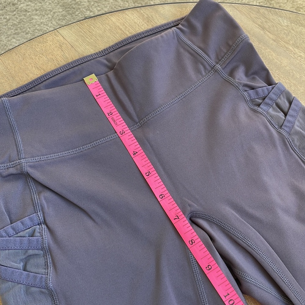 Fabletics 7/8 Leggings with Side Pockets, Lavender XS - Picture 4 of 7